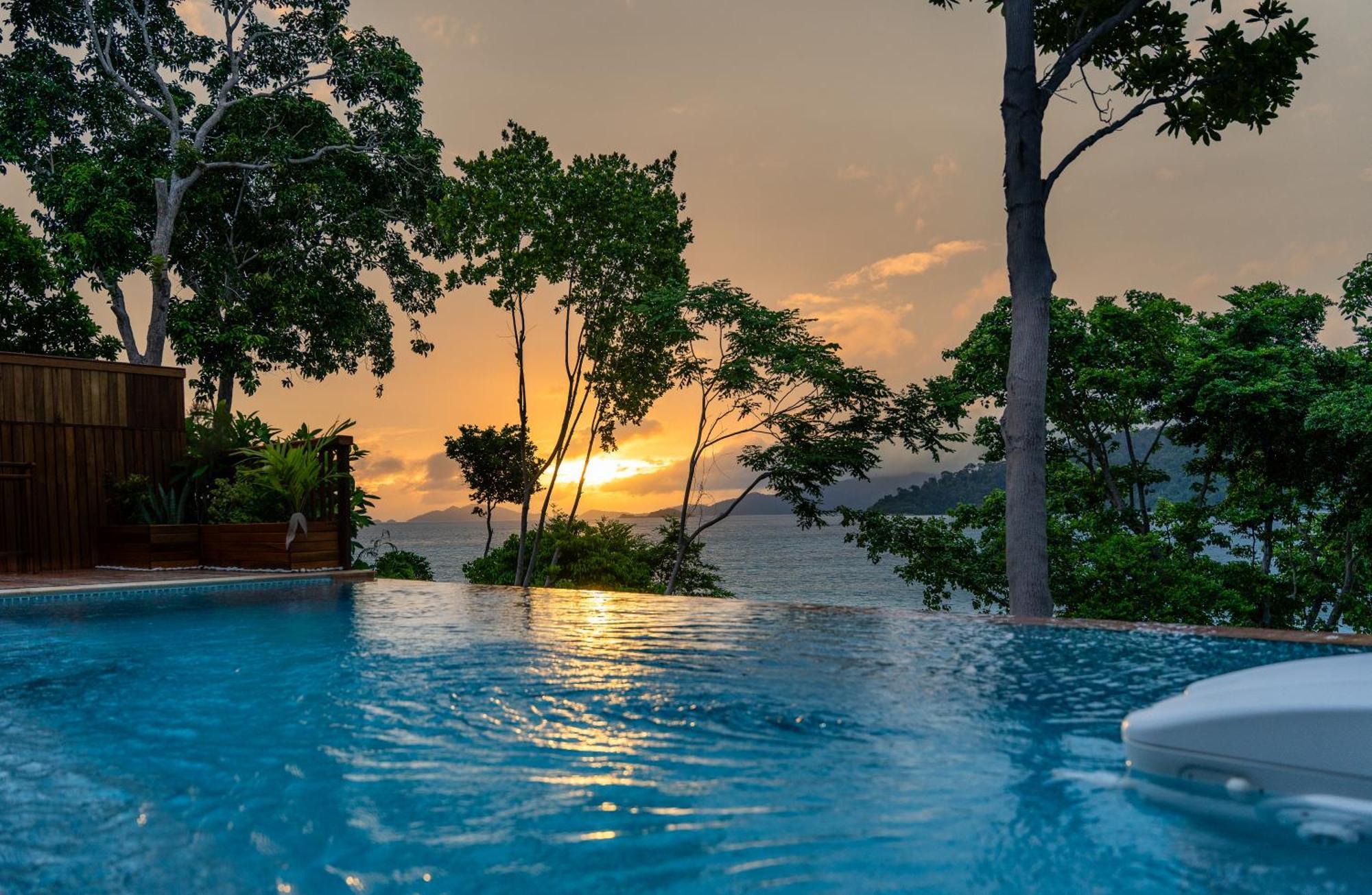 Ten Moons Sunset Villas Koh Lipe Dış mekan fotoğraf
